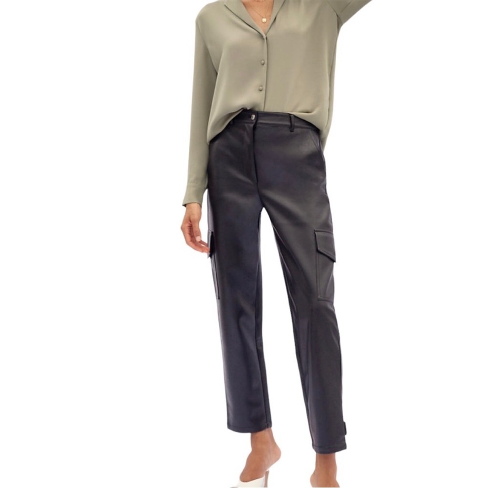Aritzia Wilfred Modern Cargo Pant 8 Black Faux Vegan Leather Pockets - Picture 2 of 15